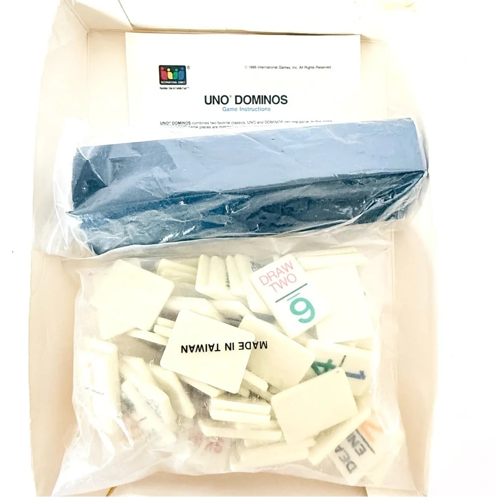 Vintage 1986 UNO Dominos Game Set, Racks, Instructions, Made in Taiwan - Picture 2 of 7